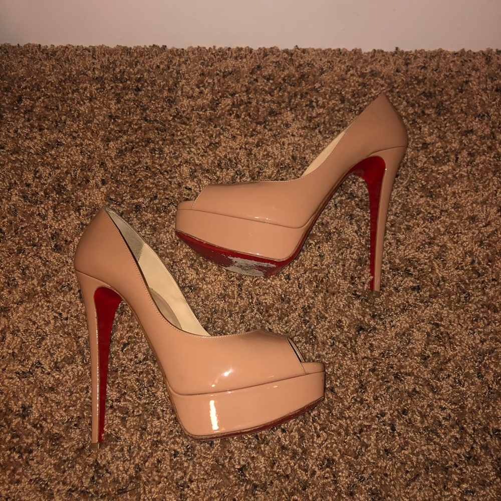 Louboutin lady peep